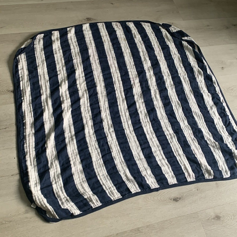 Monica and Andy baby blanket striped navy white muslin breathable‎
